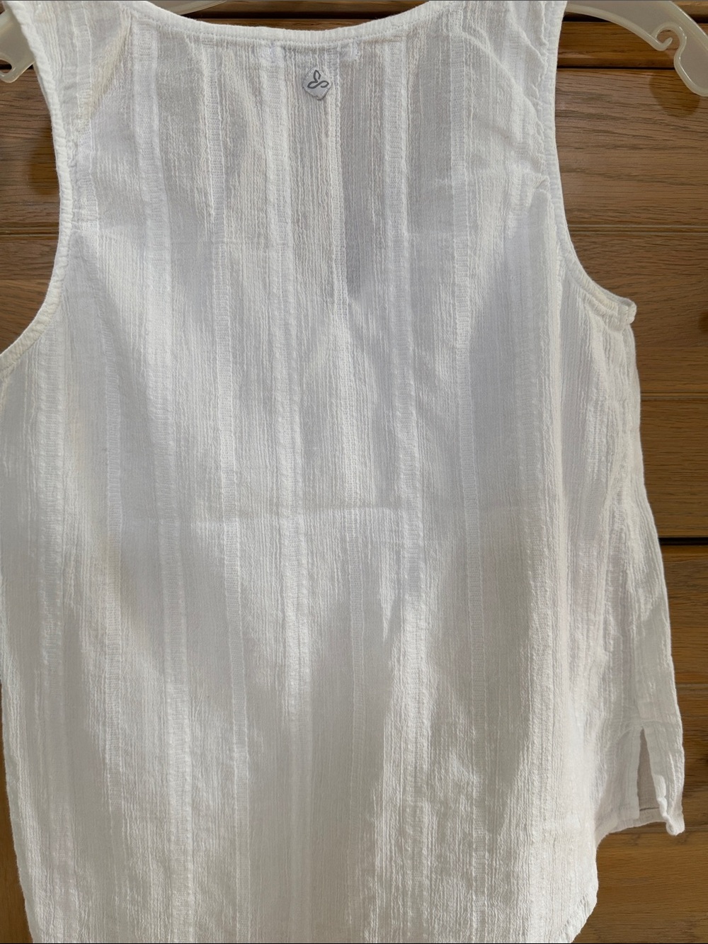 Prana White Textured V-Neck Tank Top - Picture 3 of 3